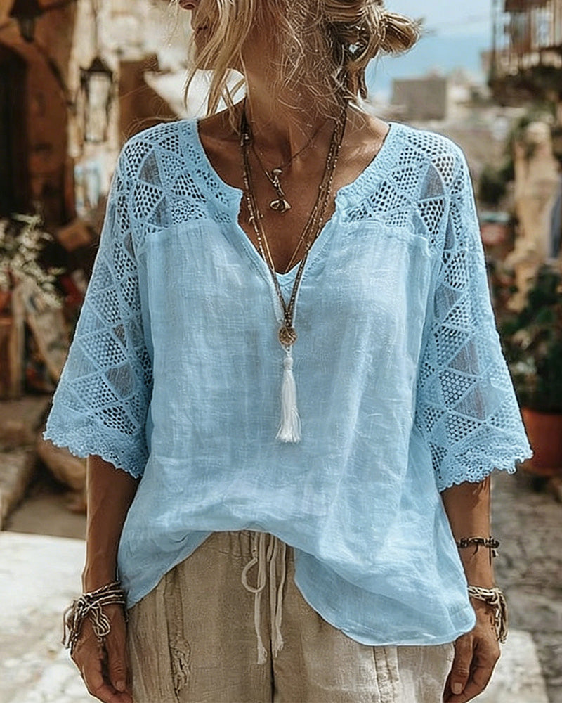 Bluse med V-hals og striber