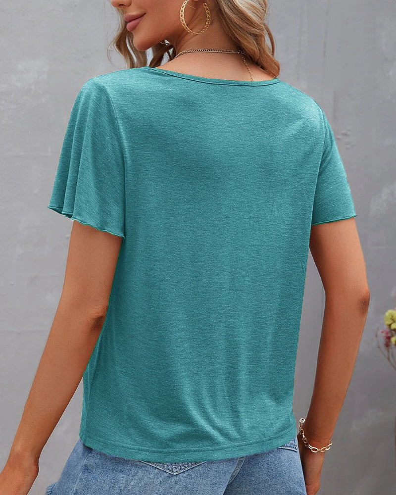 Ensfarvet T-shirt med halsudskæring