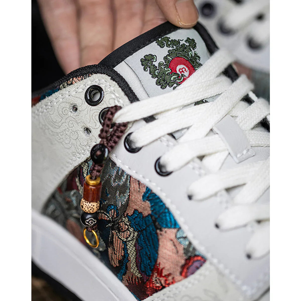 Liva Dunhuang Mythos sneakers