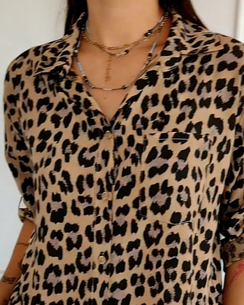 Moderigtige bluser med leopardmønster