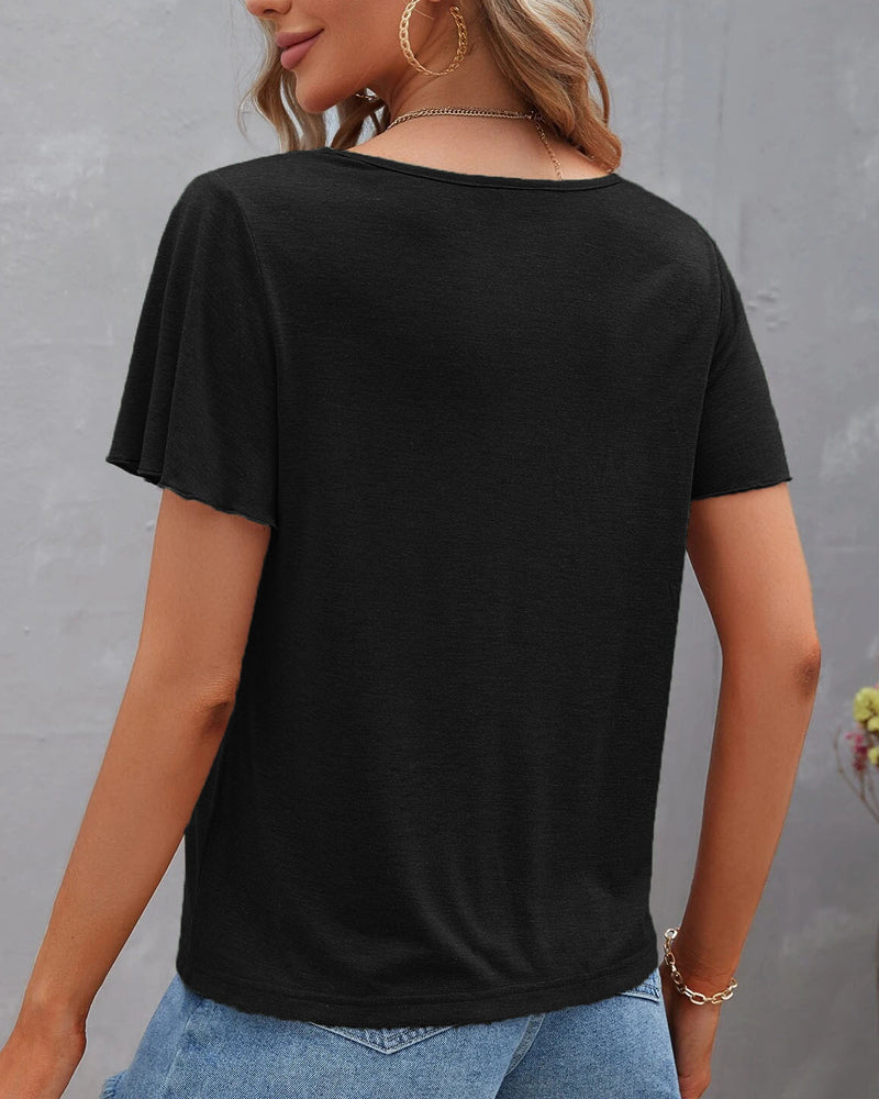 Ensfarvet T-shirt med halsudskæring