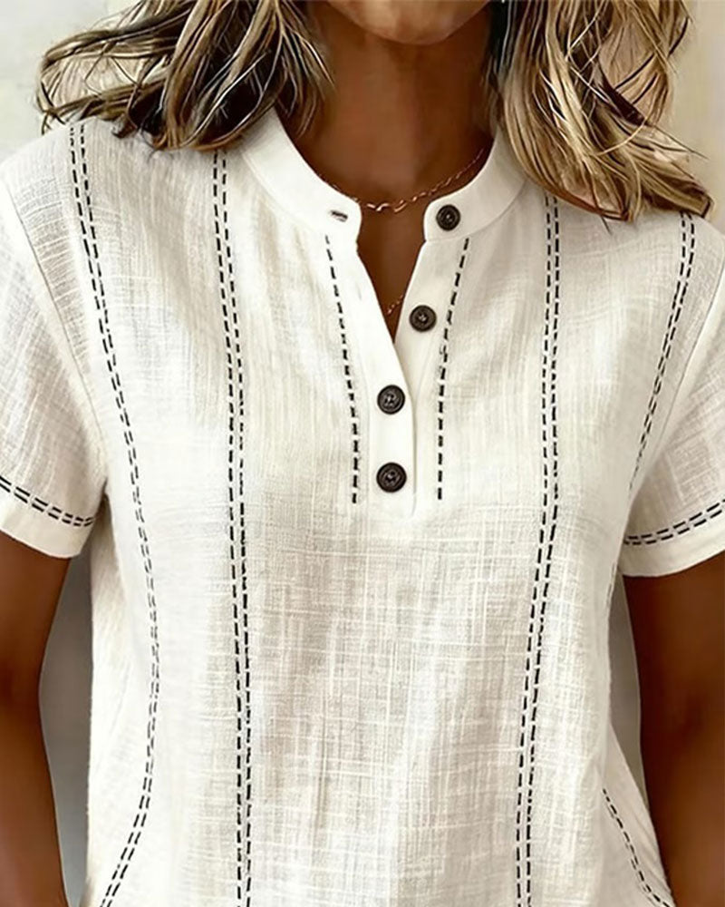 Afslappet T-shirt med V-hals og knapper